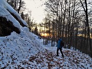 73 Pestando neve e godendoci il tramonto